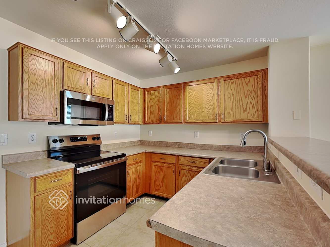 Building Photo - 34393 N Picket Post Dr