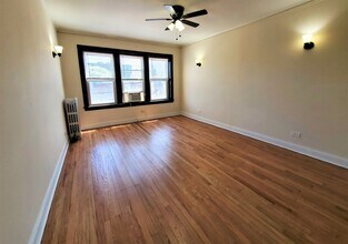 Building Photo - 3054 W Irving Park Rd