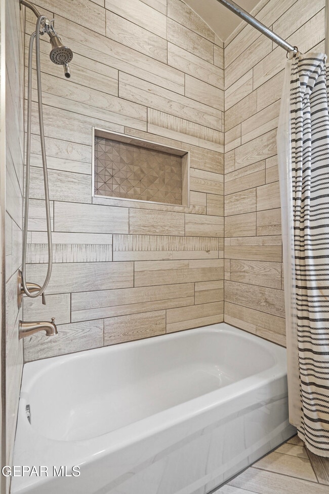 Building Photo - 3729 Surmise St