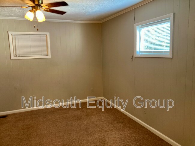 Building Photo - 54 Monroe Ave