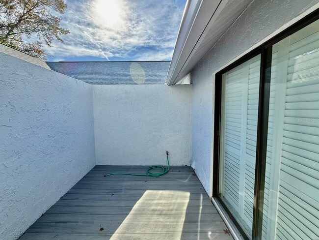 Building Photo - 23331 Club Villas Dr