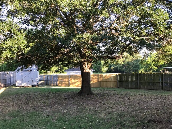 Building Photo - 1815 Nightingale Cir
