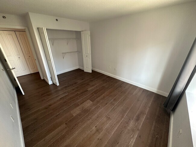 Building Photo - 8 Museum Way