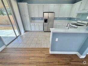 Building Photo - 1736 Pomerado Dr