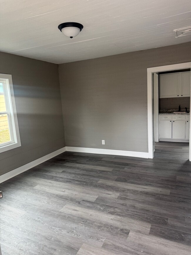 Building Photo - 2827 Gurnee Ave