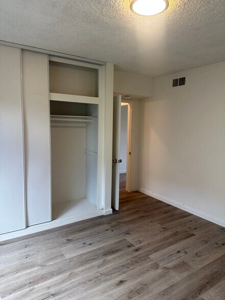 Building Photo - 1317 W 97th St