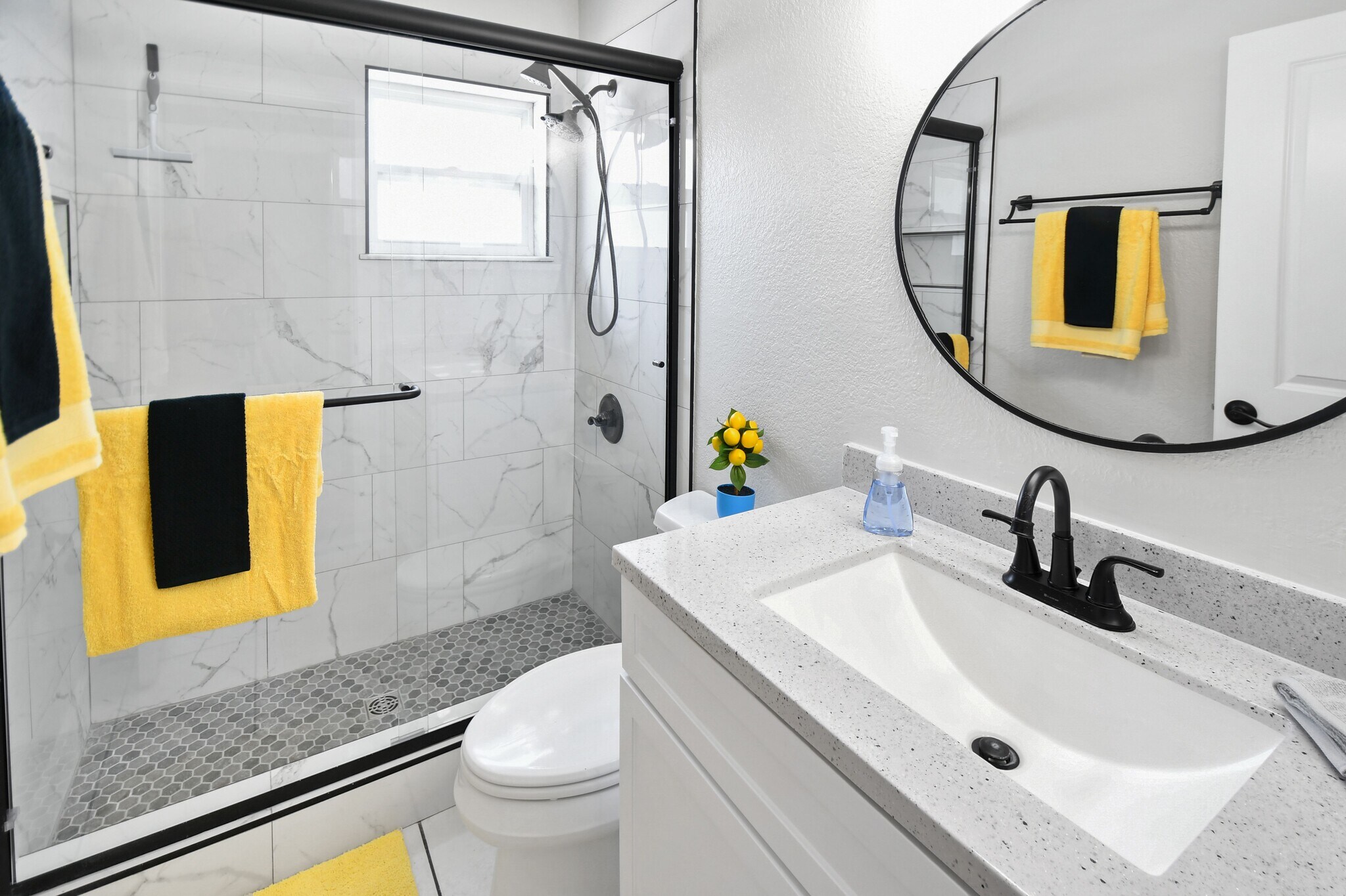 Bathroom - 418 40th Ave S