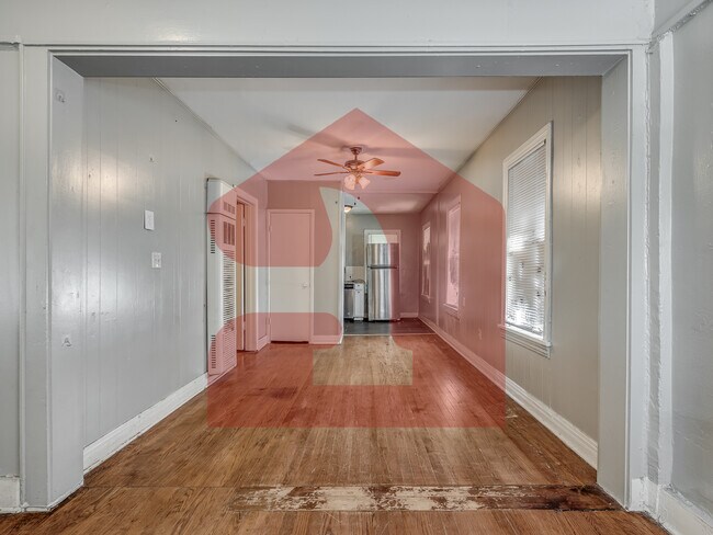 Building Photo - 2309 1/2 N Florida Ave