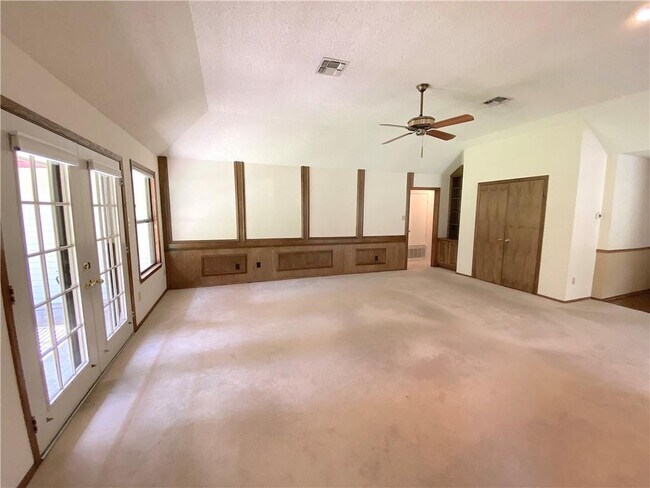 Building Photo - 6010 Salton Dr