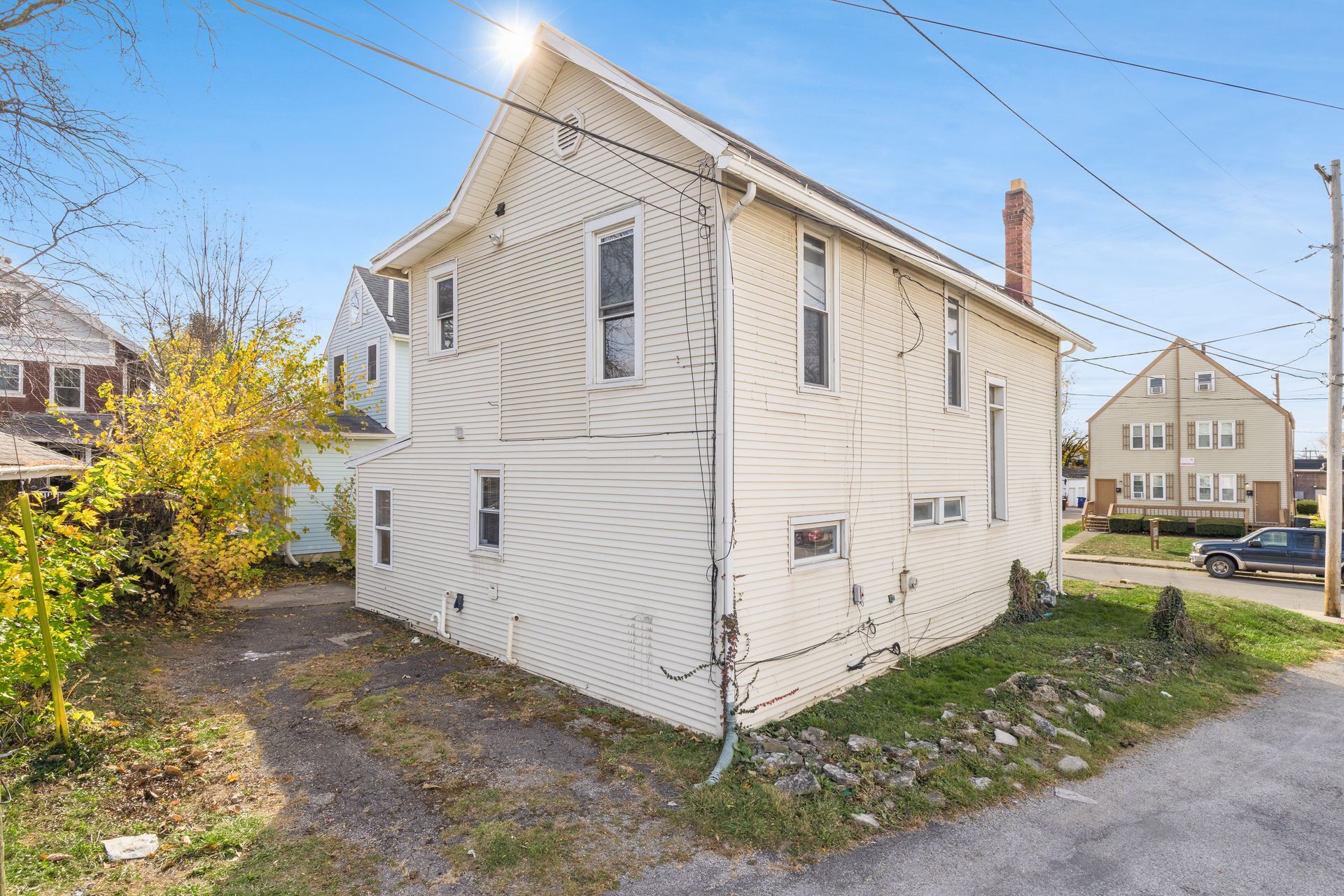 Building Photo - 2402 East Ave
