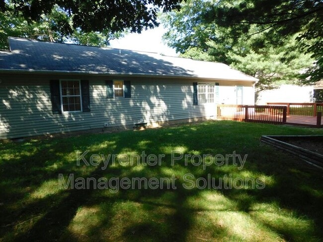 Building Photo - 10 Auburn Ct