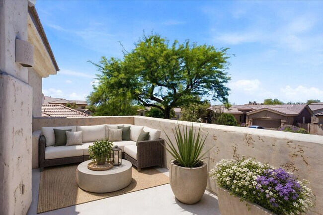 Building Photo - 7647 E Los Gatos Dr