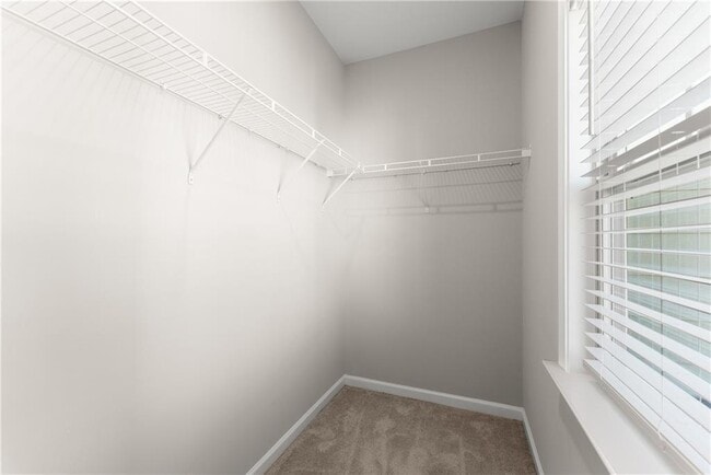 Building Photo - 156 Round Pond Dr