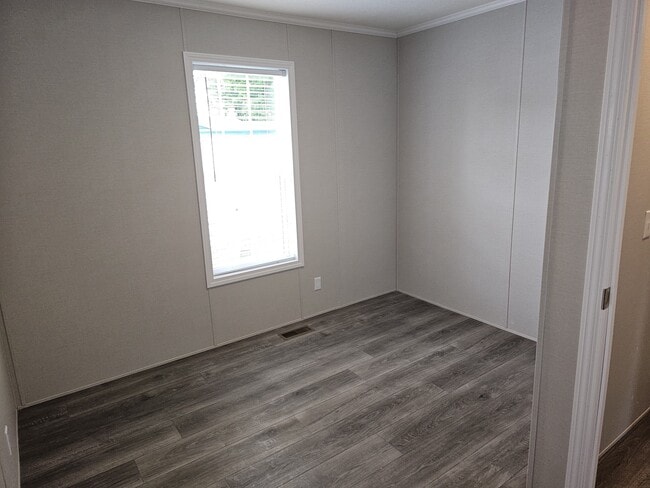 Building Photo - 9614 Seaway Dr