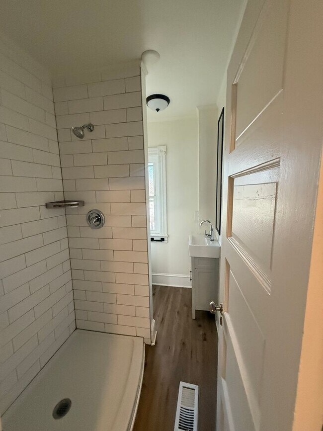 Building Photo - 62-64 Wayside Avenue