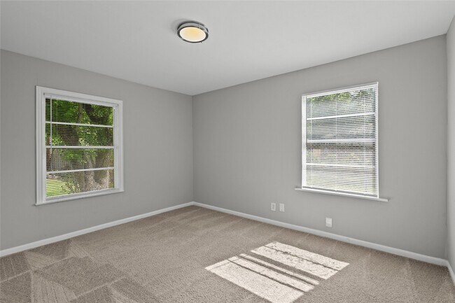 Building Photo - 5931 Southville St