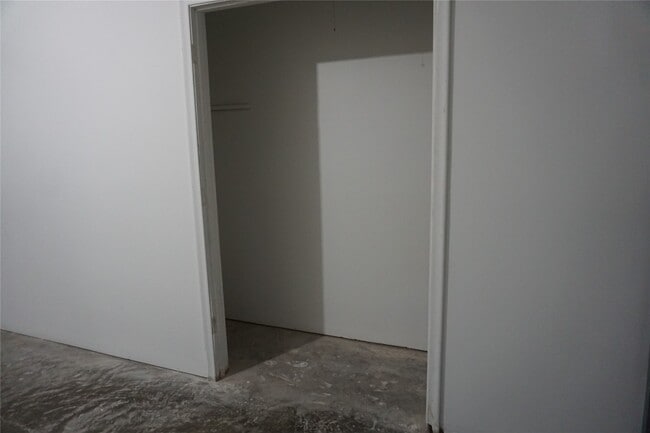 Building Photo - 1915 Normal Park Dr