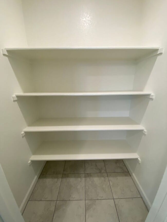 Building Photo - Gorgeous Like Low Maintenance 4 Bedroom wi...
