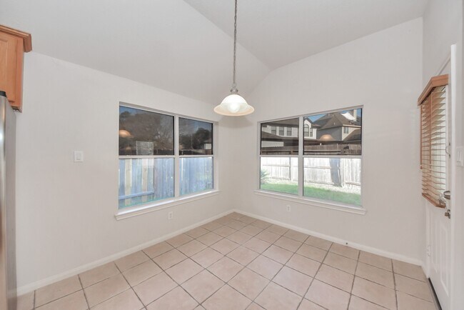 Building Photo - 8719 Sailing Dr