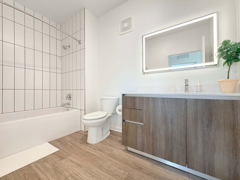 Building Photo - 12122 54th Dr E