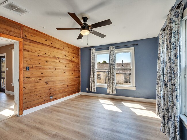 Building Photo - 5224 Bernardo De Galvez Ave