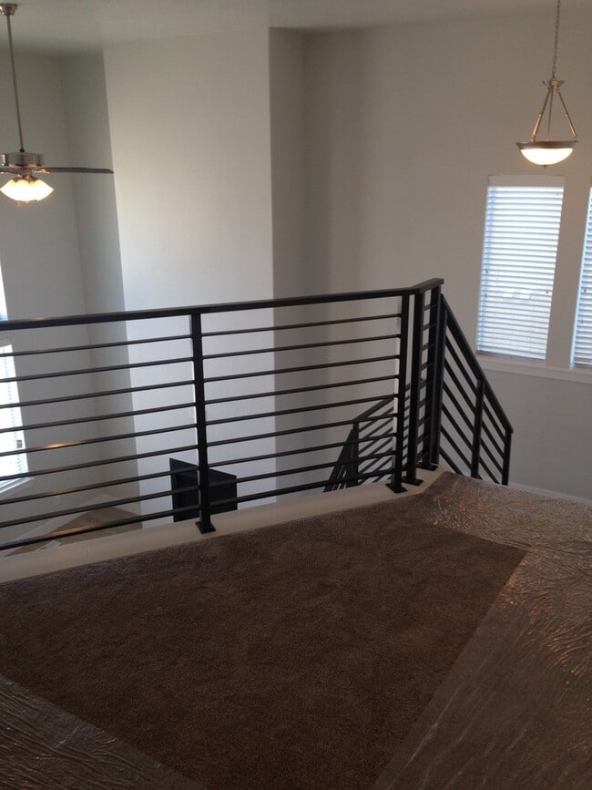 Building Photo - Beautiful Modern Home in Lehi w attached 2 car garage!