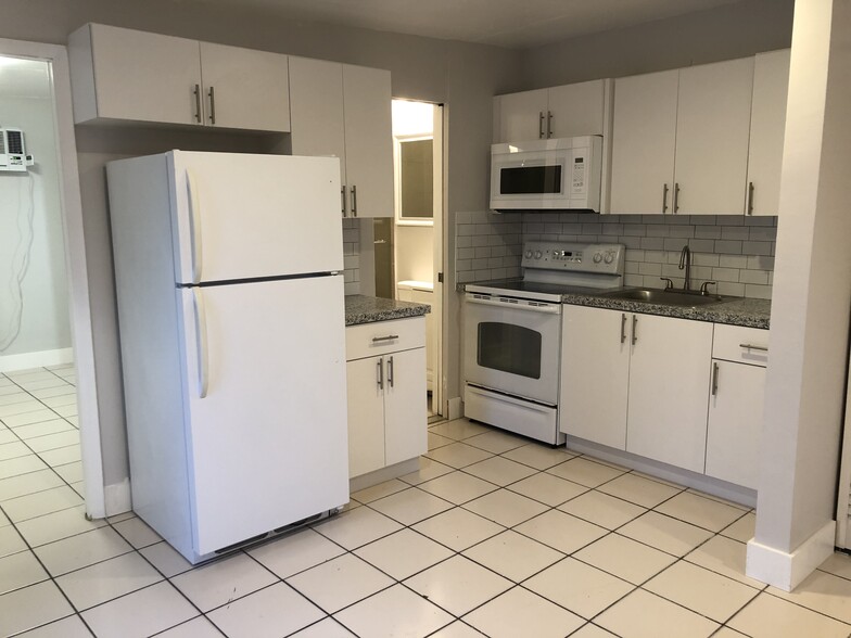 Building Photo - 8962 SW 40th Terrace