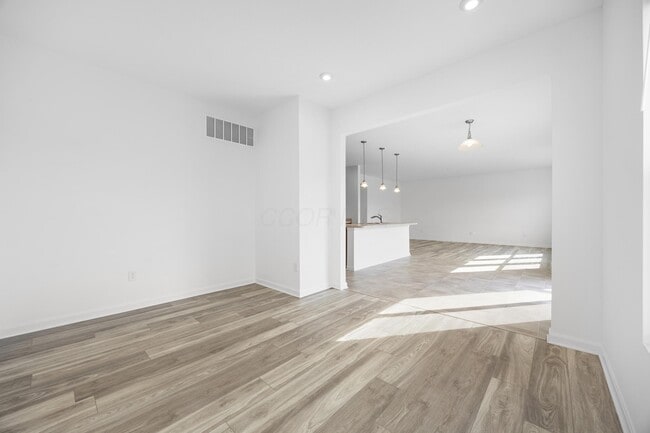Building Photo - 6295 Honey Farm Way