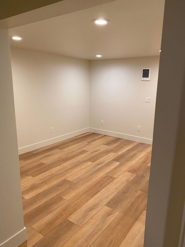 Building Photo - 6144 N Willamette Blvd