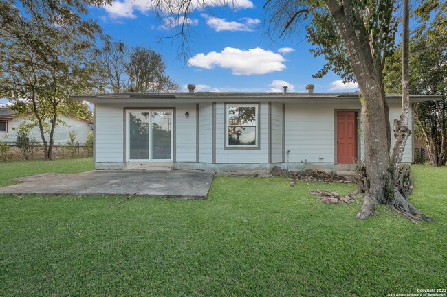 Building Photo - 12202 Valley Oak