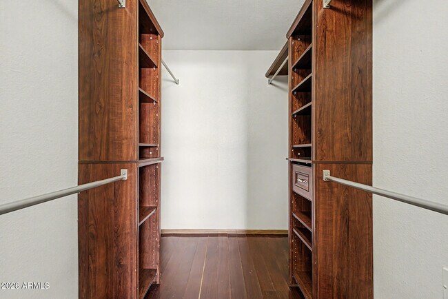 Building Photo - 9847 W Wrangler Dr
