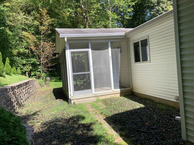 Building Photo - 6125 Green Branch Rd