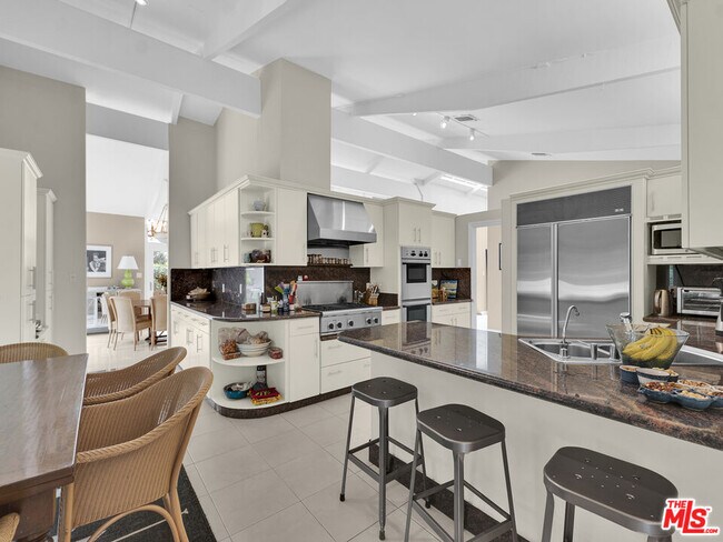 Building Photo - 3835 Sapphire Dr