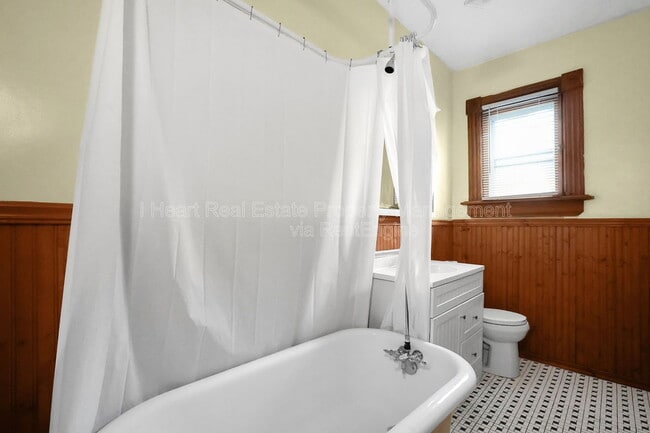 Building Photo - 69 E 1st Ave