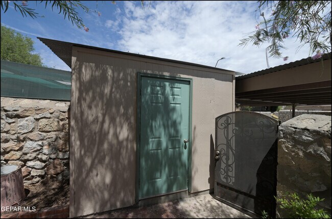 Building Photo - 257 Maricopa Dr