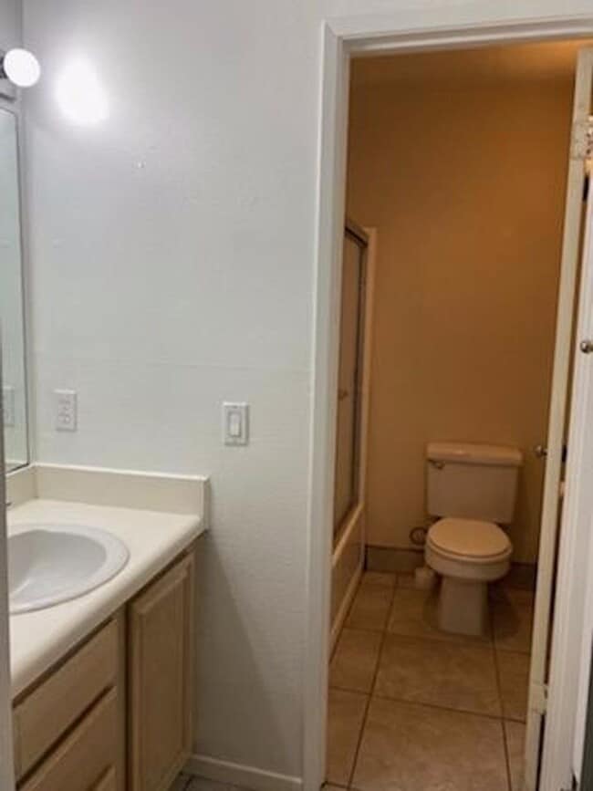 Building Photo - Carlsbad Condo, Close to Good Schools w/ L...