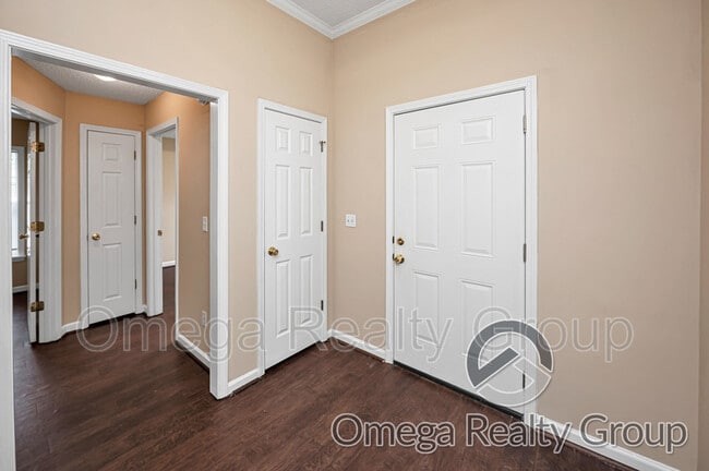 Building Photo - 5561 Heatherbrae Ln