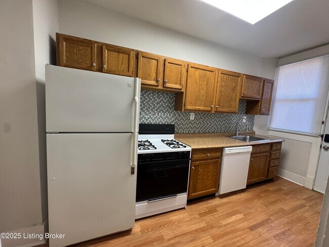Building Photo - 844 Eastern Pkwy