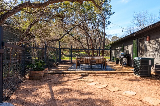 Building Photo - 708 El Viejo Camino
