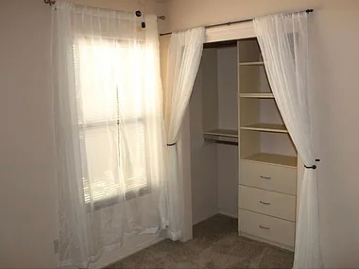Building Photo - 4542 Camino Placitas