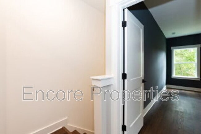 Building Photo - 1406 Gearwood Ave