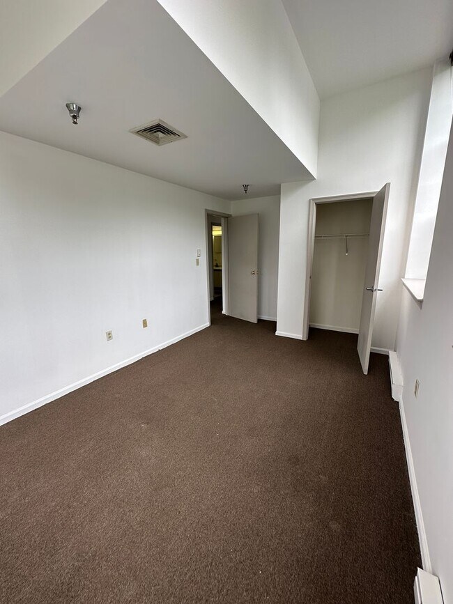 Building Photo - 149 Wilson St
