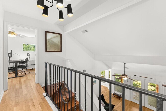 Building Photo - 800 Spur 191