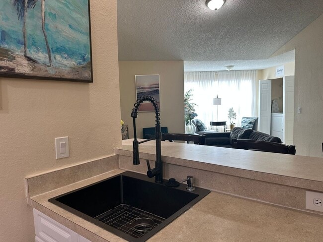 Building Photo - 2/2 Fully Furnished Condo in Orlando