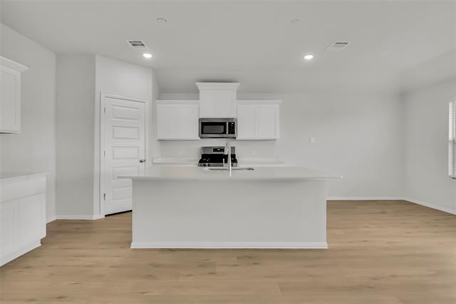 Building Photo - 2025 Rolling Rdg Dr