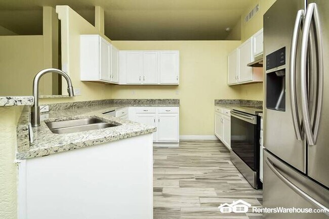 Building Photo - Spacious updated 3 Bed, 2 Bath home in Tuc...