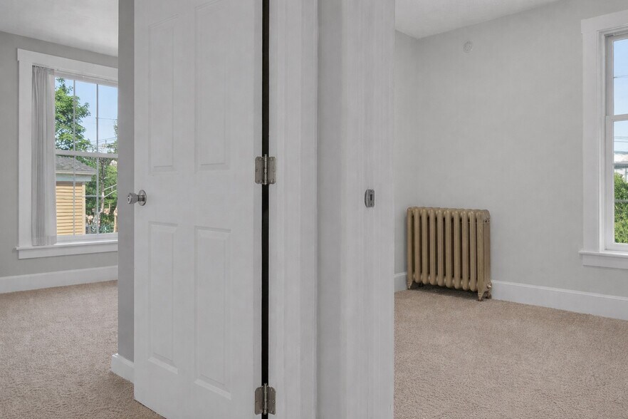 Building Photo - 280 Main St