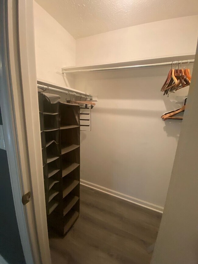 Building Photo - Semi-Furnished 2-Bedroom Condo at Eagle Pointe