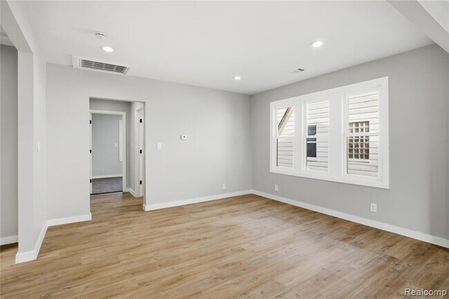 Building Photo - 14615 Winthrop St