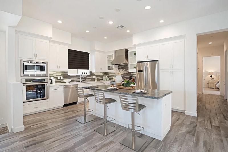 Building Photo - 168 Follyhatch